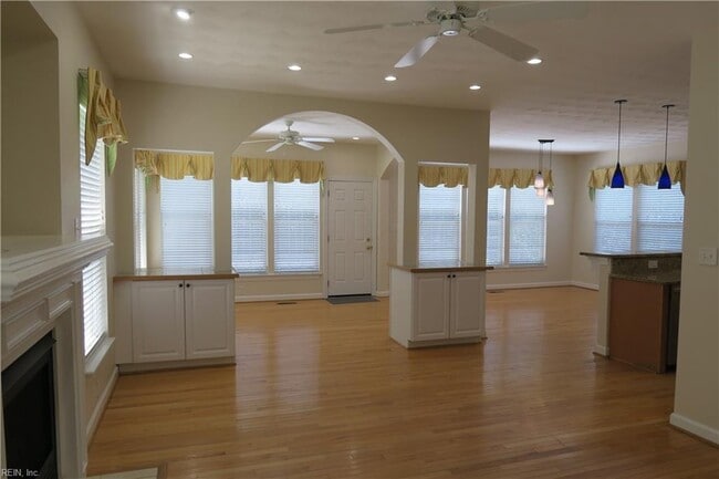 Building Photo - 512 Dunkirk Ct