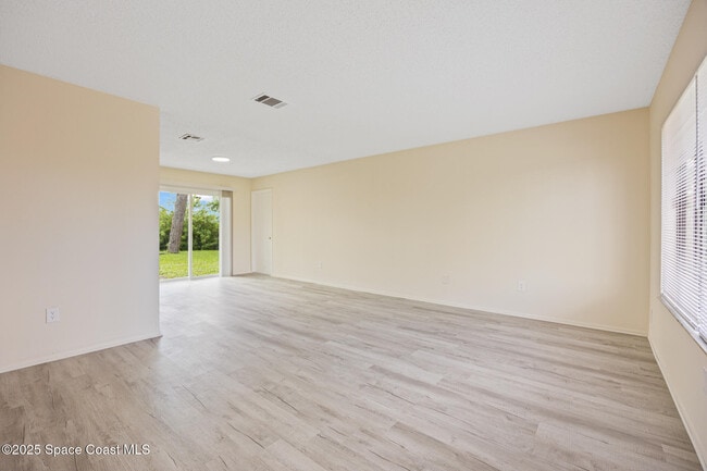Foto del edificio - 1426 Leeward Ave SE