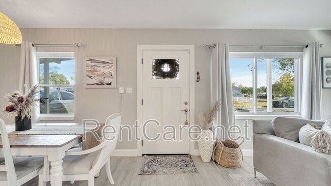 Foto del edificio - 8008 Lake Eve Dr