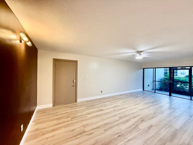 Building Photo - 2050 Oleander Blvd