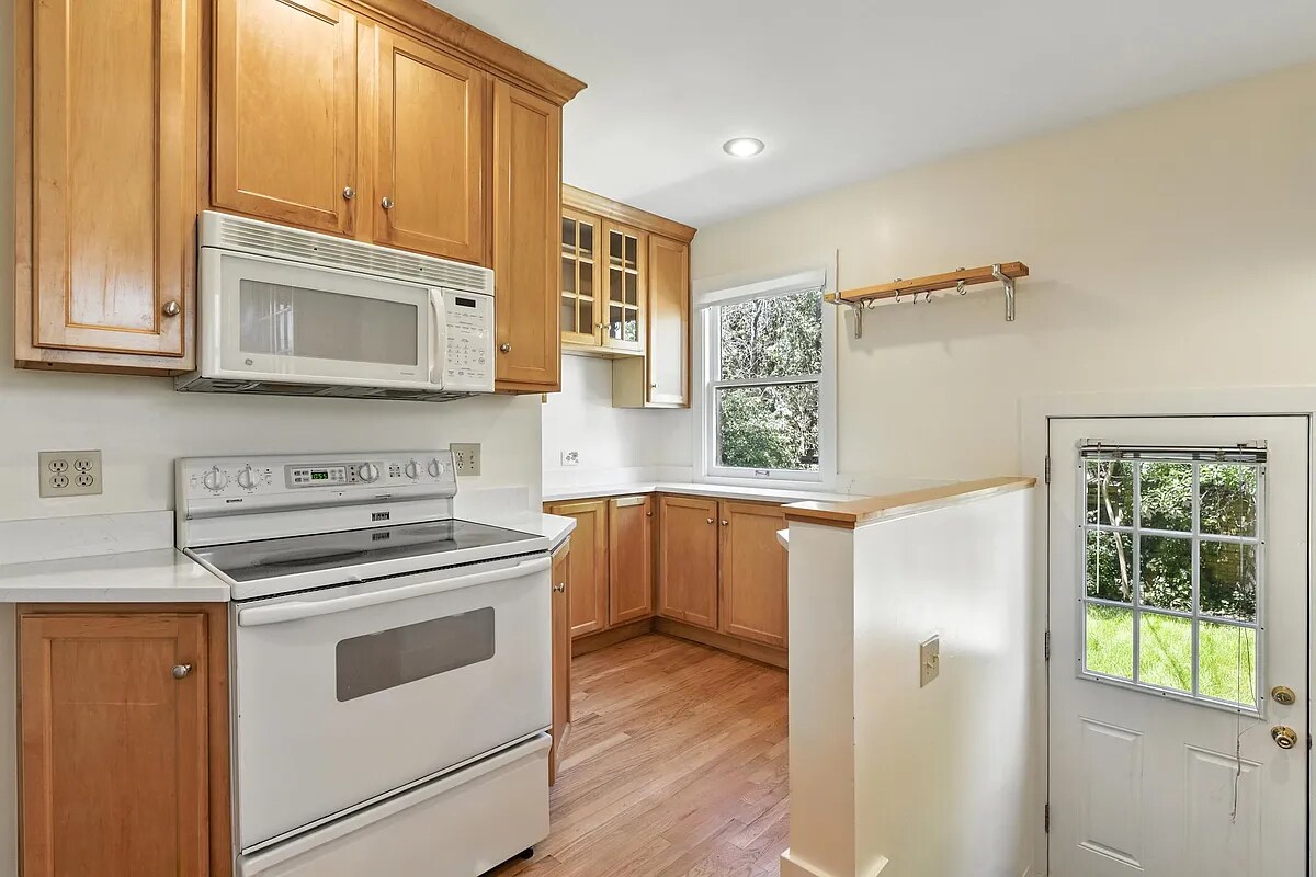 Foto principal - 449 S High St