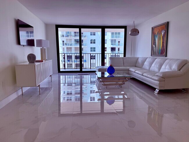Building Photo - 3460 S Ocean Blvd