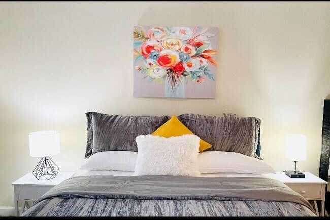 Bedroom - 10108 Madison Dr