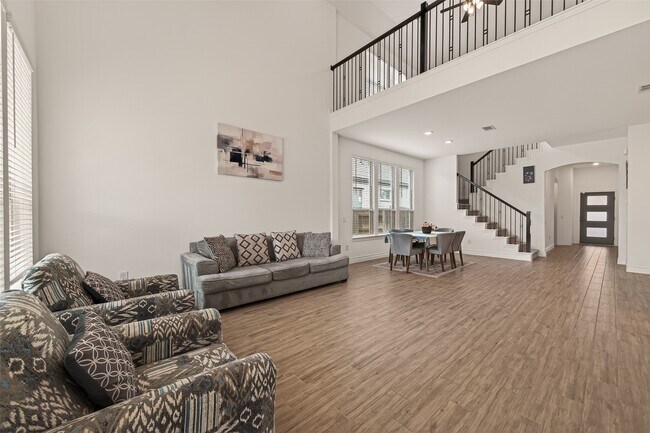 Foto del edificio - 7319 Woodlark Rdg Dr