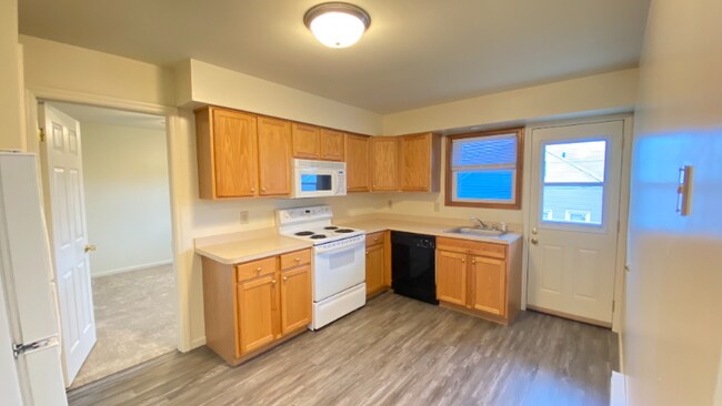 Building Photo - 3724 Carman Rd