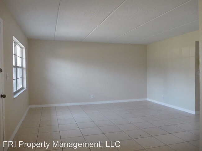 Building Photo - 302 S Spring Garden Ave