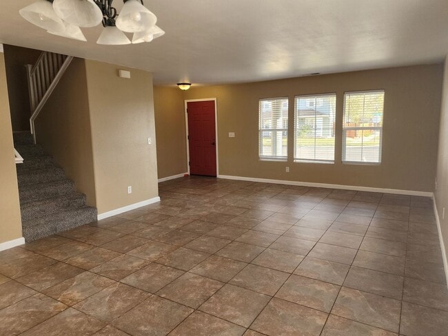 Building Photo - 4 Bedroom Home in Gardnerville For Rent