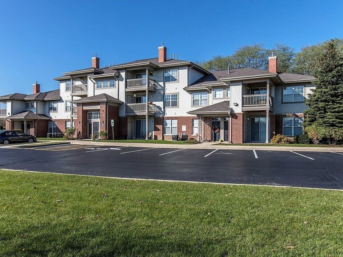 Primary Photo - 60 Woodlake Blvd