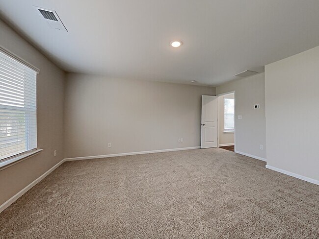 Foto del edificio - 439 Hager Lake Rd