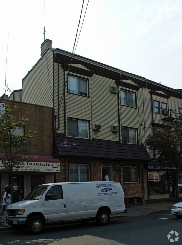 126 Wilson Ave, Newark, NJ 07105 Apartments in Newark, NJ