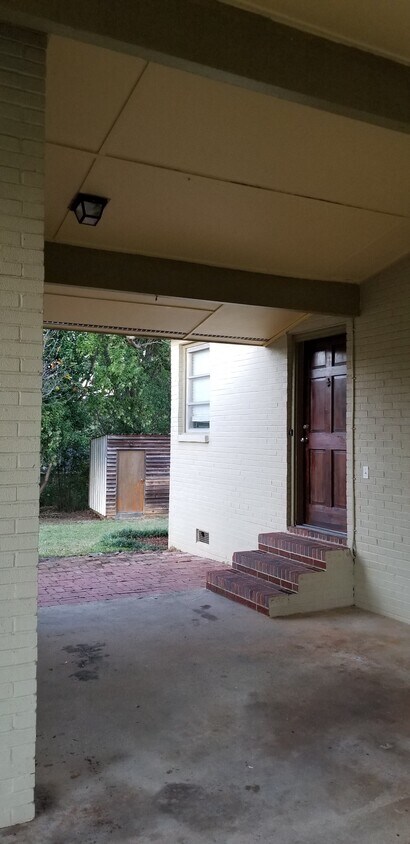 Building Photo - 536 Cherry St