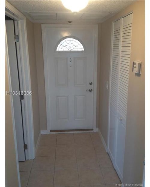 Foto del edificio - 9441 Evergreen Pl