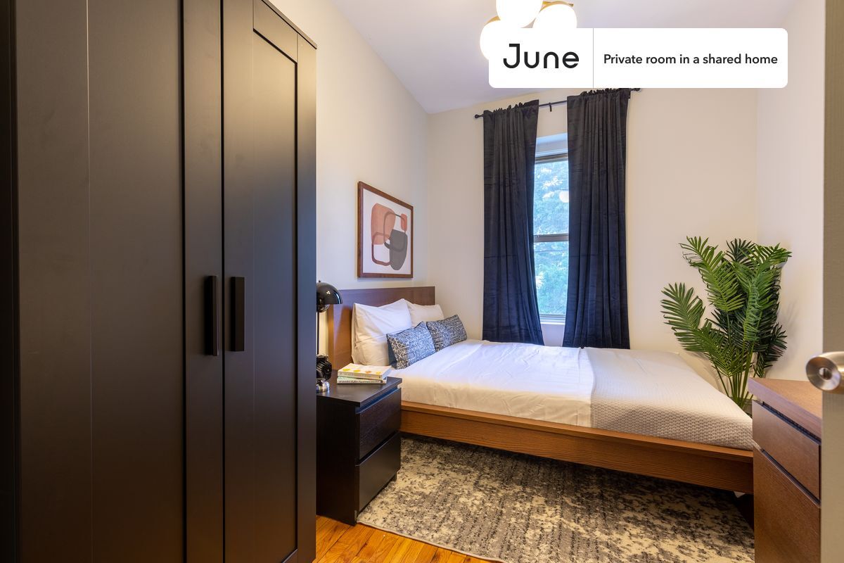 Private bedroom in 3 bed/1 bath Home - Private bedroom in 3 bed/1 bath Home