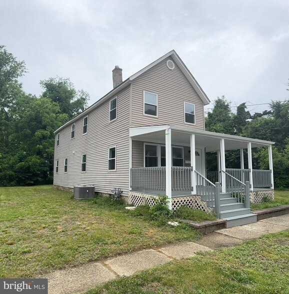 Building Photo - 623 Spruce Street