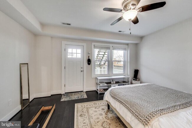 Foto del edificio - 426 18th St NE