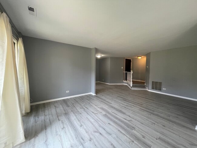 Building Photo - 1655 Dover Ct