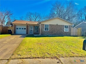 Building Photo - 1010 San Antonio St