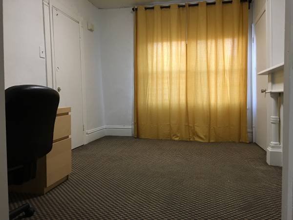 bedroom - 240 Ophelia St