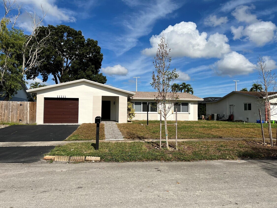 11111 NW 16th St, Pembroke Pines, FL 33026 House for Rent in Pembroke Pines, FL