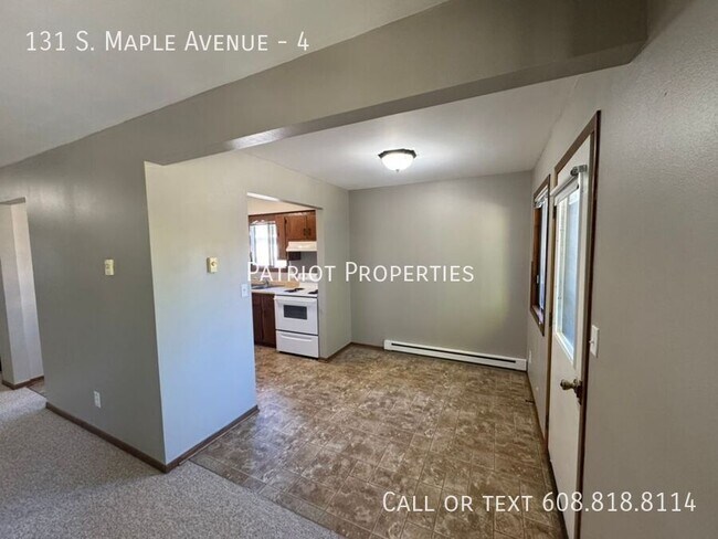 Building Photo - Conveniently Located 2 Bedroom - 1 Bath Un...