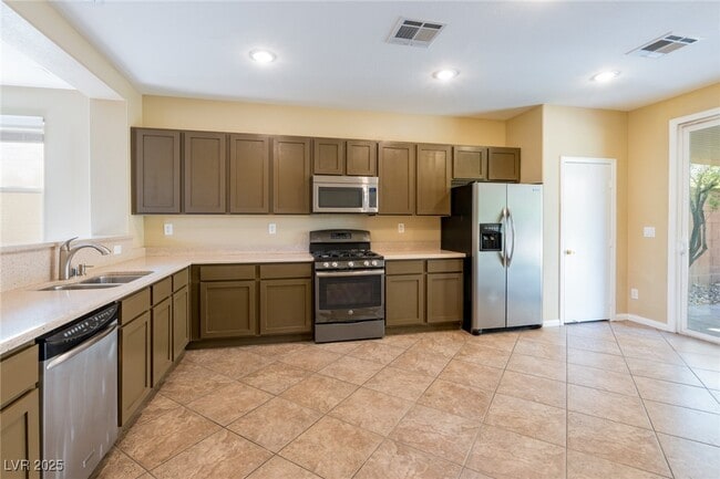 Building Photo - 511 Redruth Dr