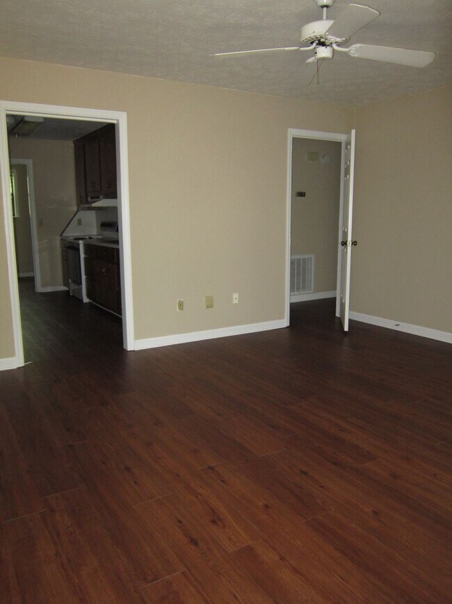 Building Photo - Hampton 1367-1369