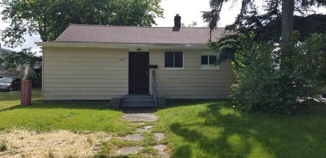 Foto del edificio - 4023 Valley Rd
