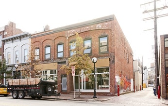 Building Photo - 212 E Washington Apartments