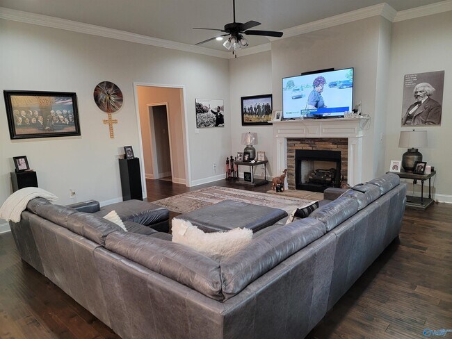 Building Photo - 12821 Hudbug Dr