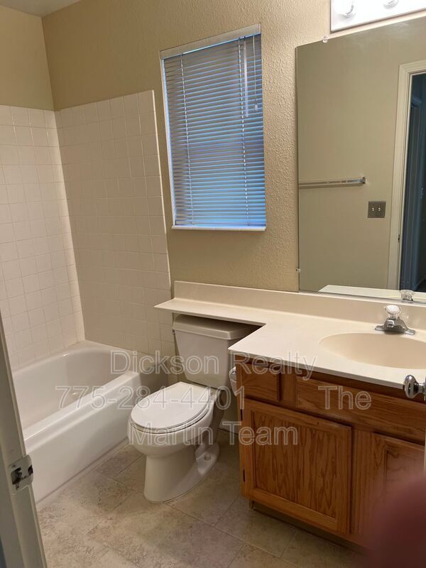Foto del edificio - 6137 Greenbrook Dr
