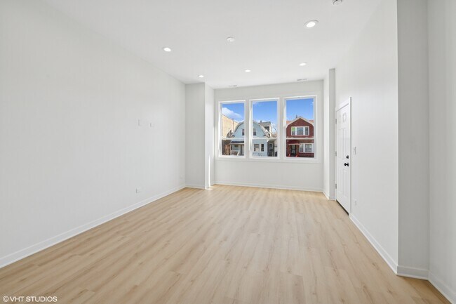 Foto del edificio - 1058 N Central Park Ave