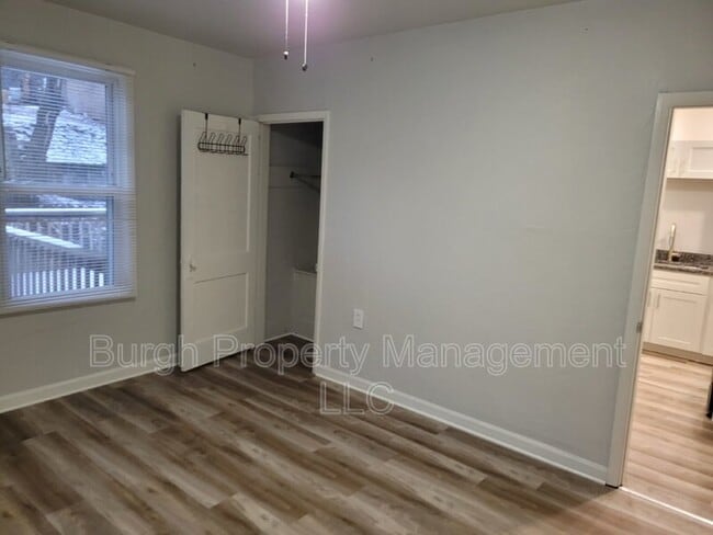 Building Photo - 2607 Voelkel Ave