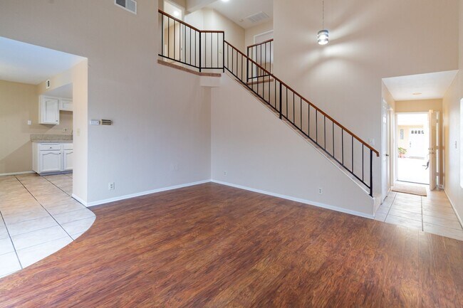 Foto del edificio - 18412 Patterson Ln