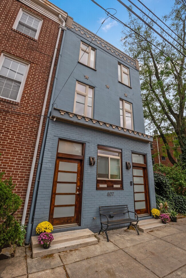 Parte frontal exterior - 807 E Passyunk Ave