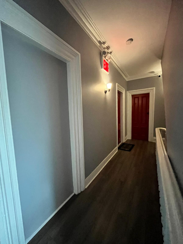 Foto del edificio - 301 Warburton Ave