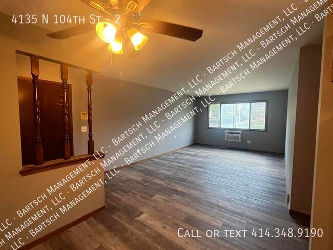 Foto del edificio - 4135 N 104th St