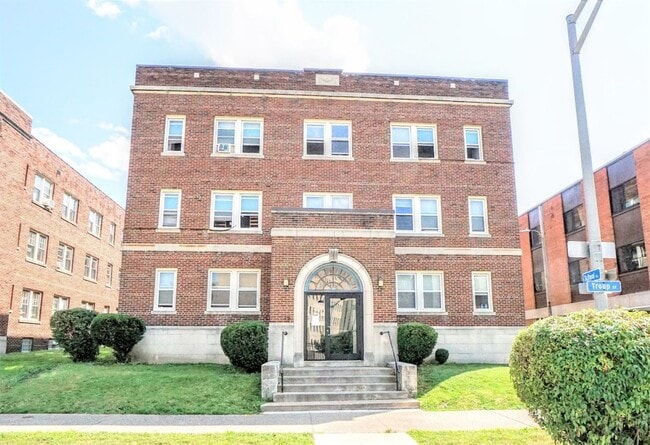 Building Photo - 49 Troup Street