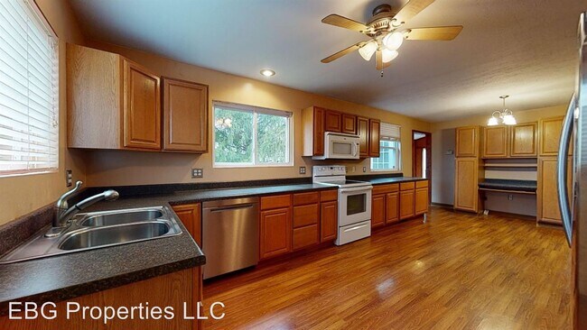 Building Photo - 3 br, 2 bath House - 223 Kyle Rd