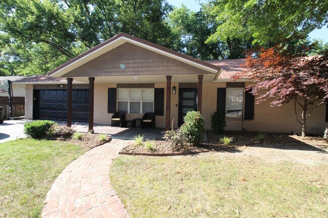 Photo - 2715 W Gum St House