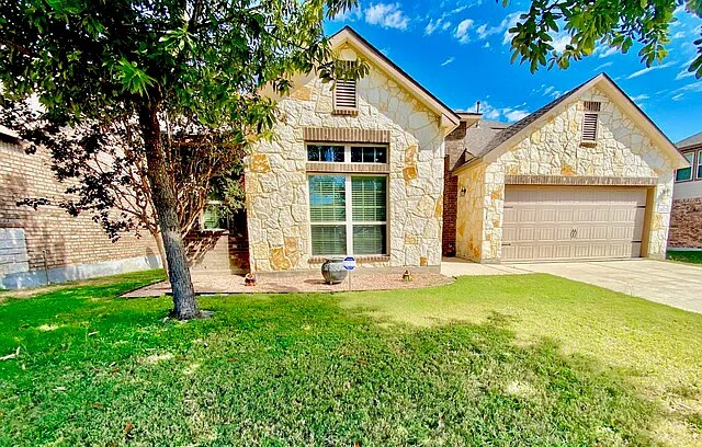 Foto del edificio - 15527 Birdstone Ln