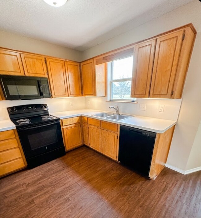 Foto del edificio - AVAILABLE NOW; APPLY TODAY AT OUR WEBSITE!!