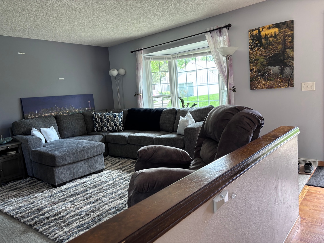 Primary Photo - 2433 E Fremont Ct