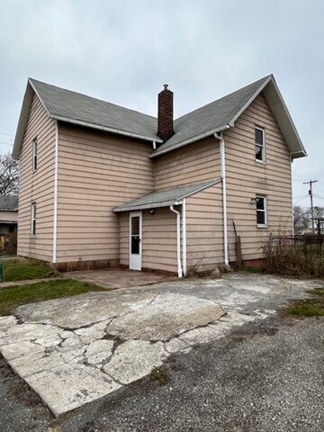 Building Photo - 1718 Bank Plz SW