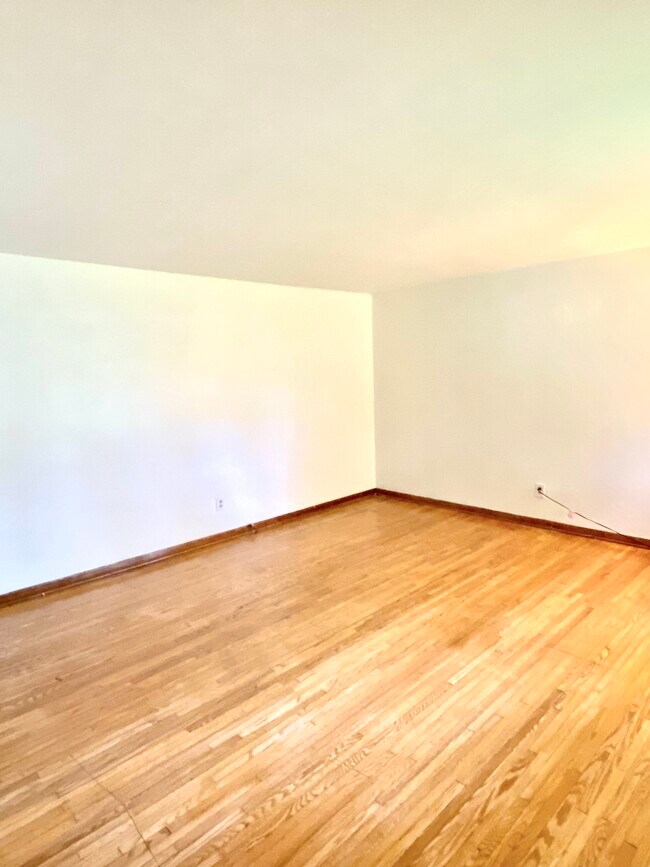 Foto del edificio - 1015 Eggert Rd