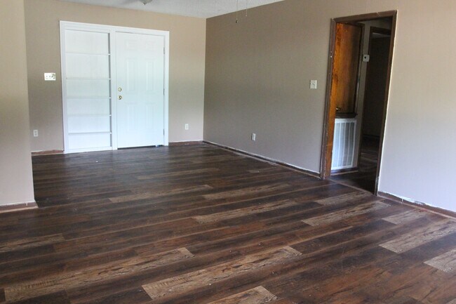 Foto del edificio - 2725 Yorktown Ave