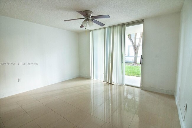 Foto del edificio - 4500 NW 107th Ave