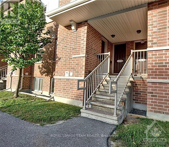 Building Photo - 109 Keltie Private