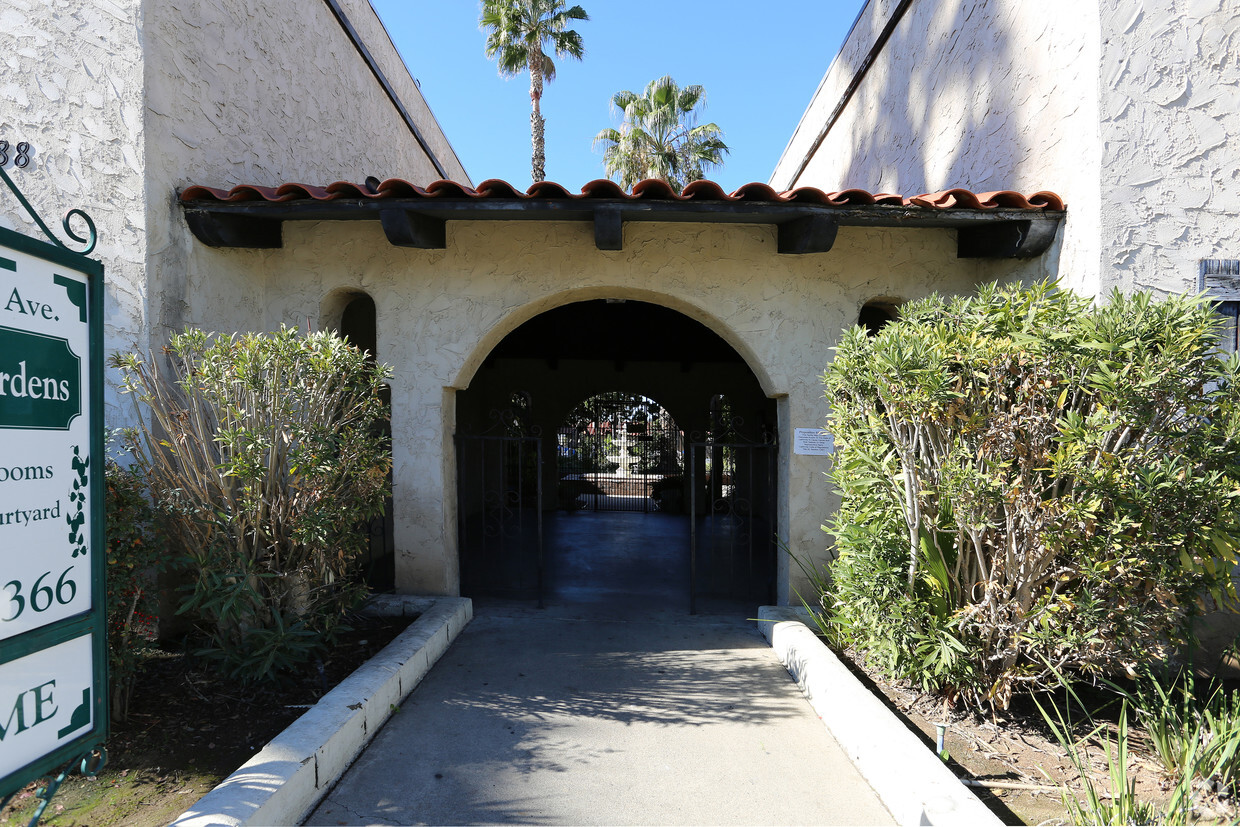 Building Photo - Magnolia Gardens