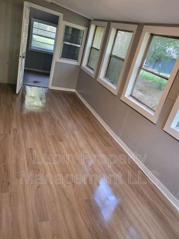Building Photo - 3435 Madewell St