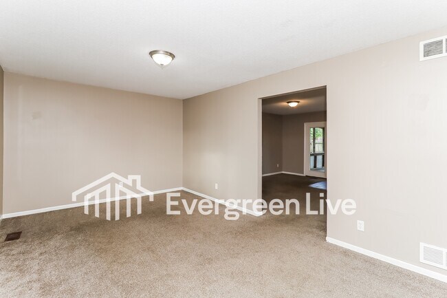 Foto del edificio - 1608 Carriage Dr